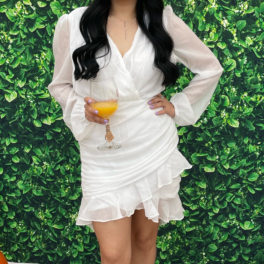 Windsor women’s white long sleeve dress
